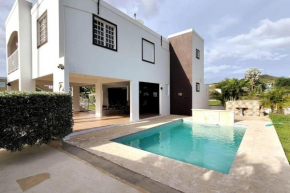Private Pool Home Beach 15 min Drive